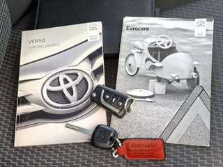 TOYOTA verso