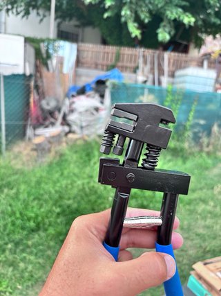 Pinza rebordeadora y perforadora chapa 5mm