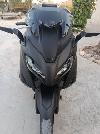 Yamaha TMAX 560 Maxi Scooter black Negra