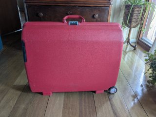 Maleta Samsonite Oyster rígida 65L. Color rojo