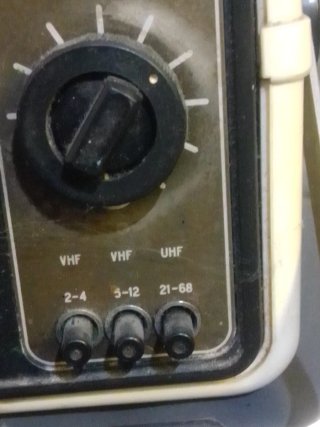 Televisor Portátil  vintage Retro SHILJALIS VHF UH