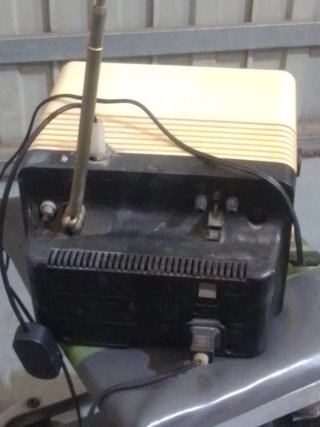 Televisor Portátil  vintage Retro SHILJALIS VHF UH