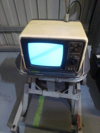 Televisor Portátil  vintage Retro SHILJALIS VHF UH