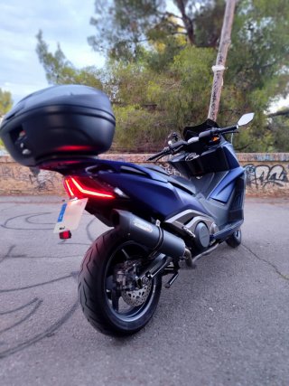 Kymco AK550 Limitada para A2