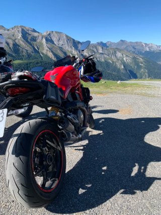 Ducati Monster 1200 S Roja