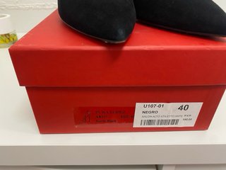 Zapatos Pura Lopez ante tacón alto negros