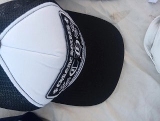 Gorra Corteiz Negra y Blanca