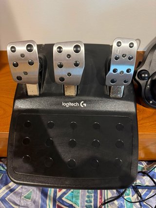 Volante Logitech G29 con Pedales y Palanca