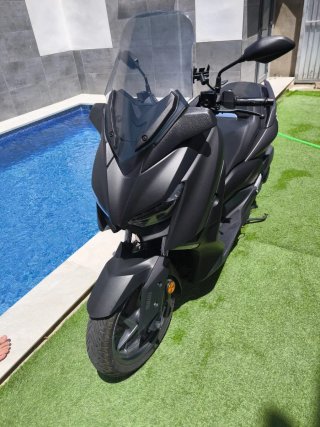 Yamaha XMAX 125cc Negra   Nueva poco uso