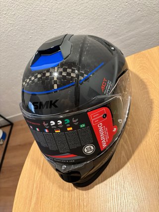 Casco Integral SMK Fribra de Carbono