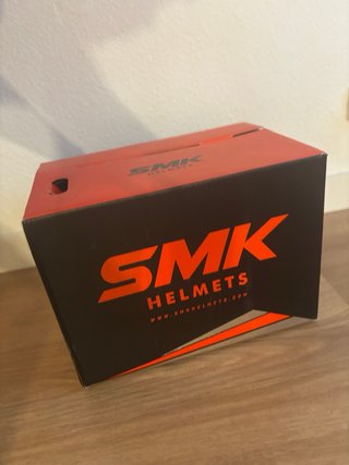 Casco Integral SMK Fribra de Carbono
