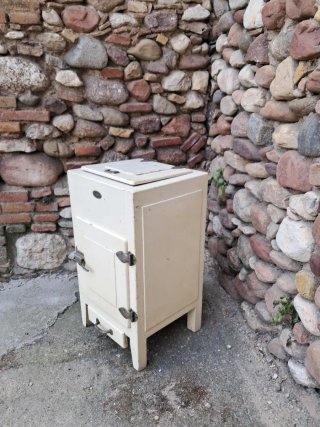 Nevera antigua ALASKA con placa original