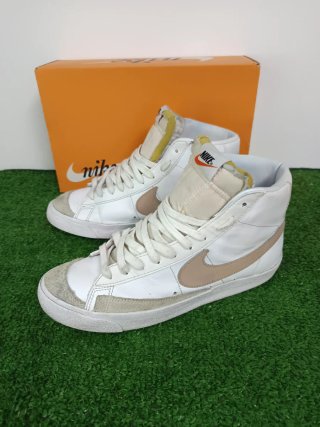 Nike Blazer Mid '77 Beige/Blanco Talla 43