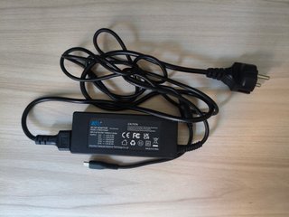 Cargador universal USB-C 90W KFD portátil