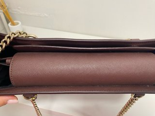 Bolso DKNY Piel Marrón Cadena Dorada