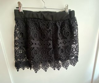 Falda pantalón negra encaje