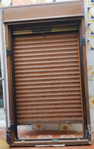 Reja de Hierro Forjado con Ventana