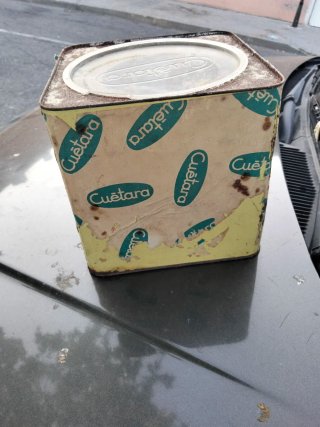 Caja antigua de galletas cuetara
