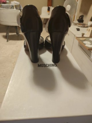 Sandali Moschino Neri e Bianchi