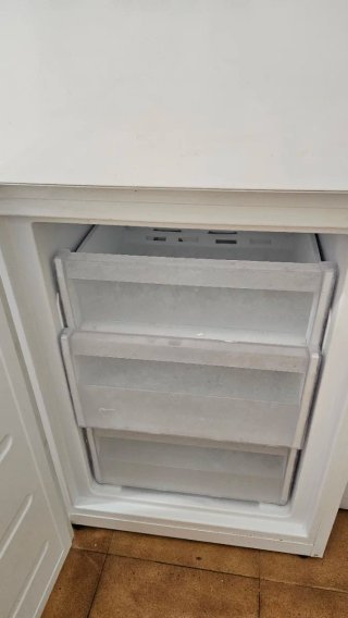 Nevera Indesit blanca