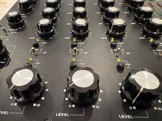 Omnitronic TRM-422 Mezclador Rotatorio + Maleta