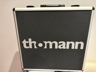 Omnitronic TRM-422 Mezclador Rotatorio + Maleta
