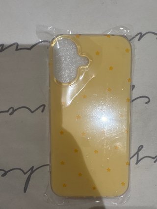 Funda móvil iPhone 16 estrellas amarillas
