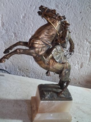 MUY ANTIGUA TALLA GRUESO BRONCE B E