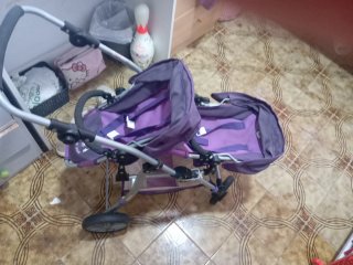 Carrito gemelar para muñecas