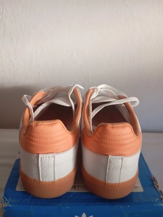 Adidas Samba Blancas y naranjas