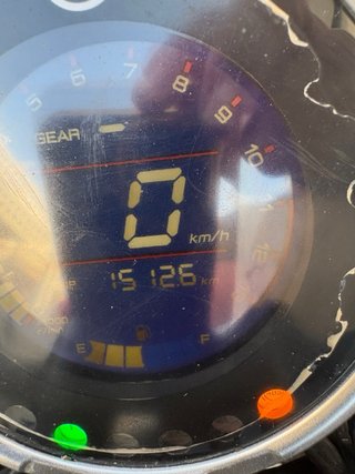 Yamaha XSR 125cc Negra/Dorada - 1500km