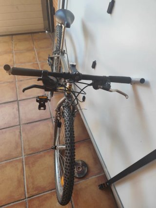 Bicicleta Specialized Hardrock Gris