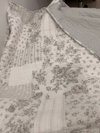 Colcha de cama de 90x190 floral blanco y gris