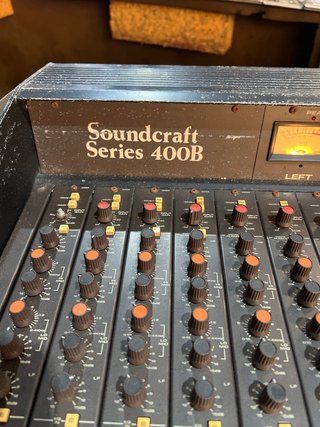 Mesa de mezclas Soundcraft Series 400B