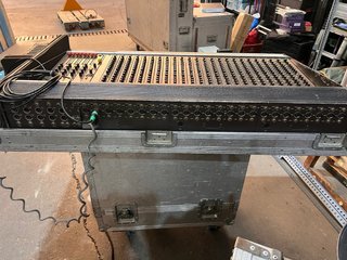 Mesa de mezclas Soundcraft Series 400B