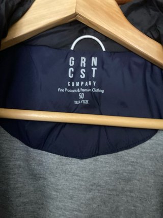 Anorak azul con capucha