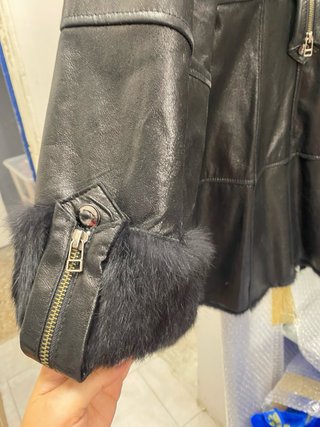 Chaquetón 3/4 cuero y piel conejo negro