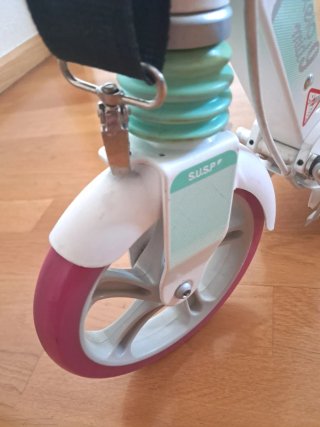 Patinete blanco (uso 9-14 años edad)