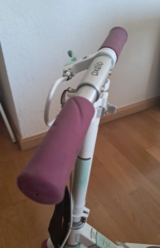 Patinete blanco (uso 9-14 años edad)