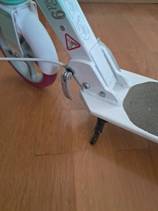 Patinete blanco (uso 9-14 años edad)