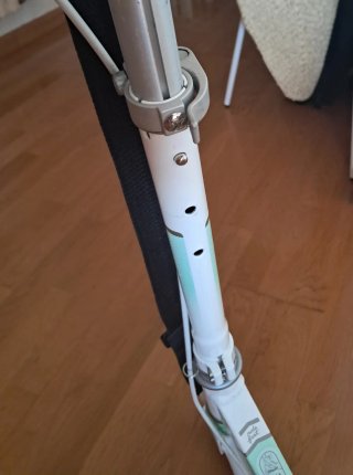 Patinete blanco (uso 9-14 años edad)