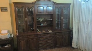 Mueble de salón madera y cristal
