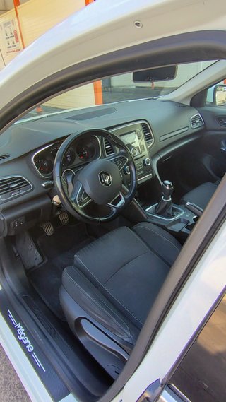 Se vende Renault Megane 4 en muy buen estado