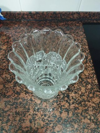 Jarrón de cristal tallado floral