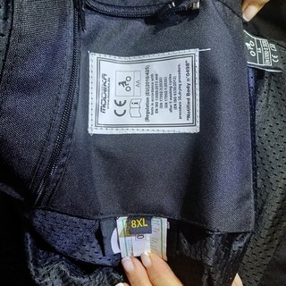 Chaqueta de moto negra