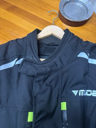 Chaqueta de moto negra