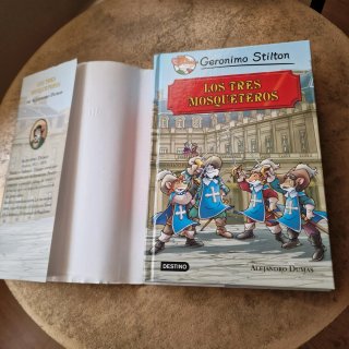 Libro Los tres mosqueteros. Geranio Stilton.