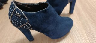 Botines Xti Azul con Tachuelas