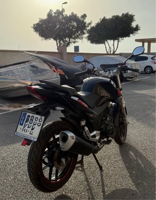 Macbor STr 125 Negra y Blanca
