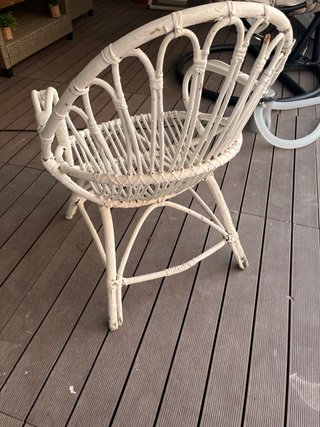 Silla de mimbre blanca estilo ratán